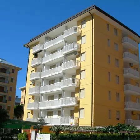 Seaside In With Parking Bibione